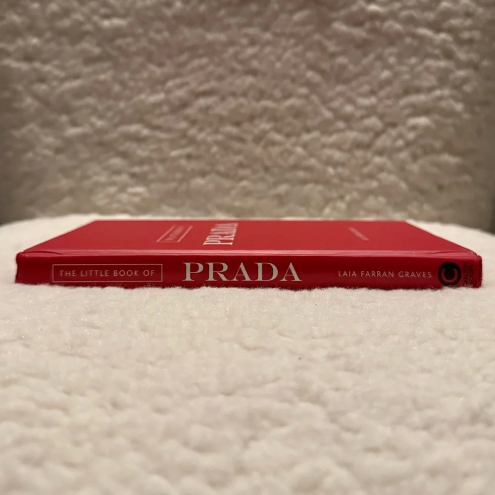 Fashion Books - Picture 6 of 10